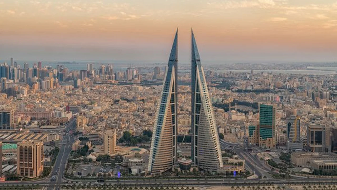 توقعات حالة الطقس وتأثير الأتربة المثارة على عدة مناطق في مملكة البحرين